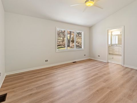 Tiny photo for 203 Valley Drive, Oakwood Hills, IL 60013 (MLS # 12587394)