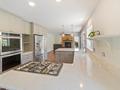 Tiny photo for 203 Valley Drive, Oakwood Hills, IL 60013 (MLS # 12587394)