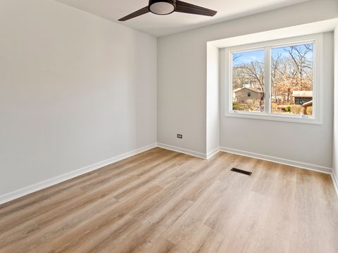 Tiny photo for 203 Valley Drive, Oakwood Hills, IL 60013 (MLS # 12587394)