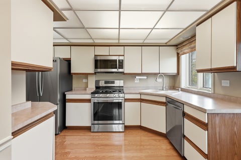 Tiny photo for 6419 Oak Forest Avenue #2S, Tinley Park, IL 60477 (MLS # 12790513)
