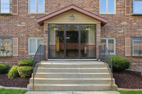 Tiny photo for 6419 Oak Forest Avenue #2S, Tinley Park, IL 60477 (MLS # 12790513)