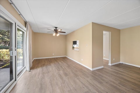 Tiny photo for 31 Algonquin Drive #2, Indian Head Park, IL 60525 (MLS # 12793328)