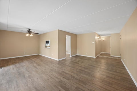 Tiny photo for 31 Algonquin Drive #2, Indian Head Park, IL 60525 (MLS # 12793328)