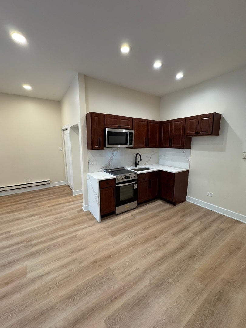 444 N State Street 3E