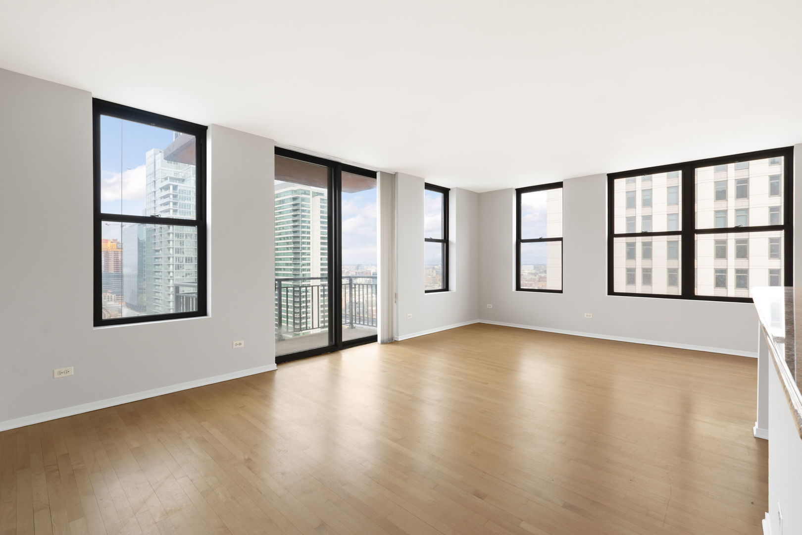 330 N JEFFERSON Street 2108