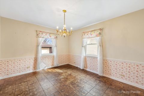 Tiny photo for Glen Ellyn, IL 60137 (MLS # 12561183)