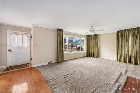 Tiny photo for Glen Ellyn, IL 60137 (MLS # 12561183)