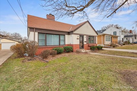 Tiny photo for Glen Ellyn, IL 60137 (MLS # 12561183)