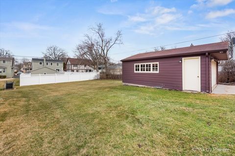 Tiny photo for Glen Ellyn, IL 60137 (MLS # 12561183)