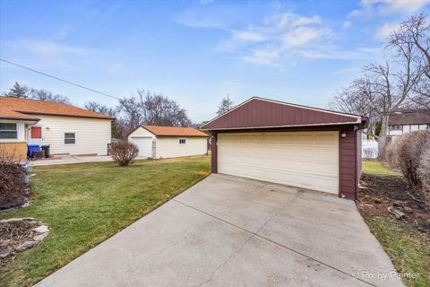 Tiny photo for Glen Ellyn, IL 60137 (MLS # 12561183)