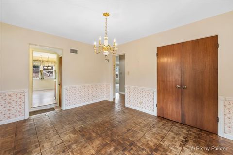 Tiny photo for Glen Ellyn, IL 60137 (MLS # 12561183)