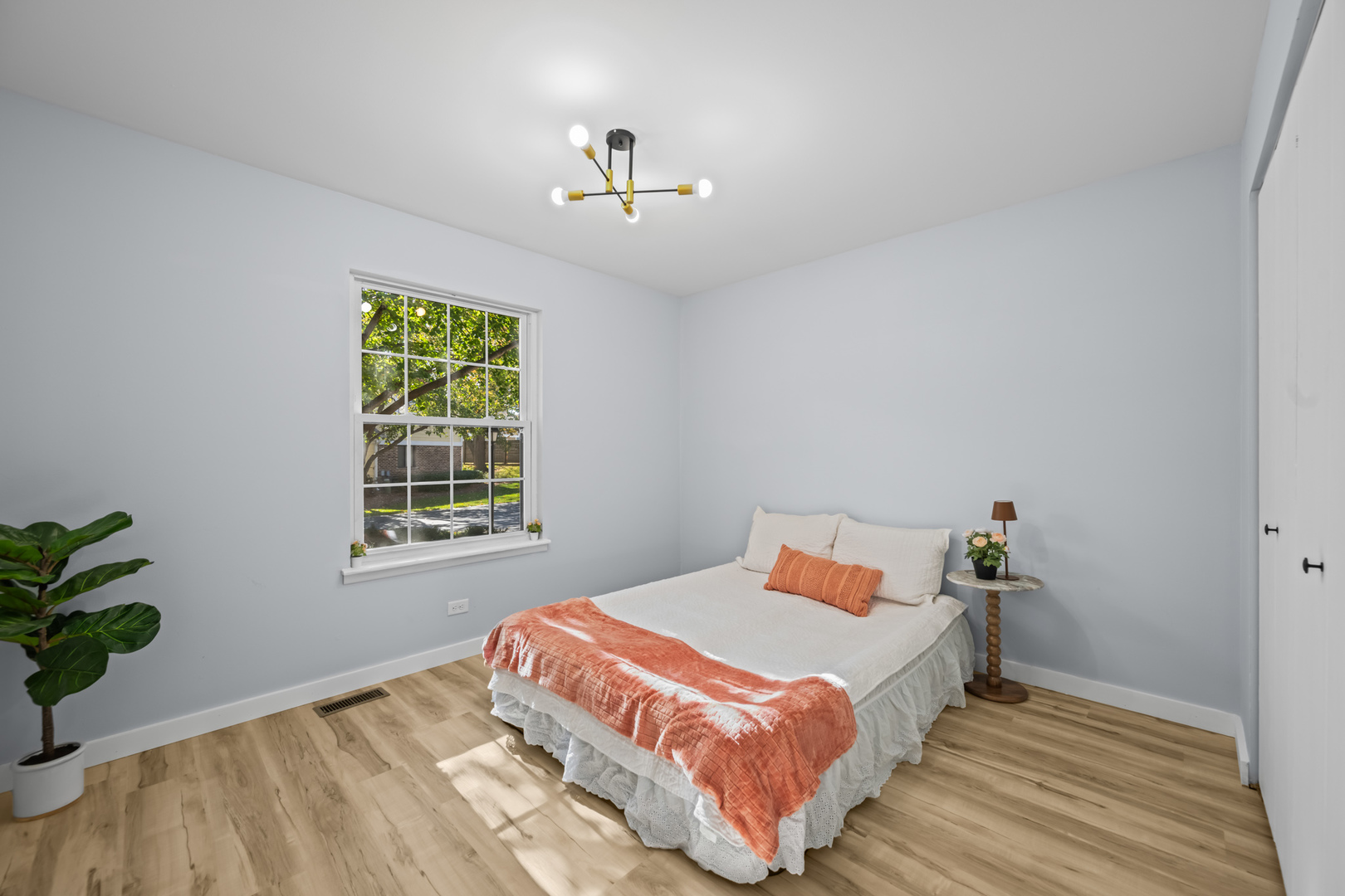 Wheeling, Illinois 60090, United States, 2 Bedrooms Bedrooms, ,2 BathroomsBathrooms,Residential,Active,246848