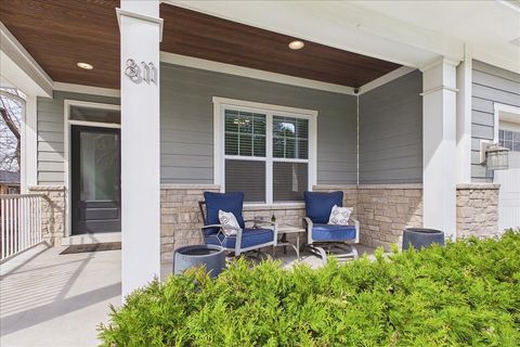 Tiny photo for 811 Michigan Street, Wheaton, IL 60187 (MLS # 12612238)