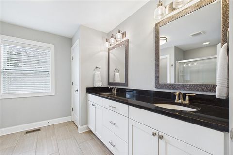 Tiny photo for 811 Michigan Street, Wheaton, IL 60187 (MLS # 12612238)