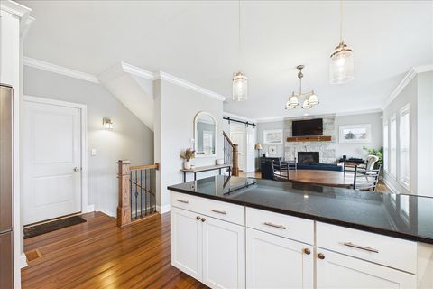 Tiny photo for 811 Michigan Street, Wheaton, IL 60187 (MLS # 12612238)