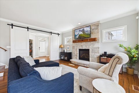 Tiny photo for 811 Michigan Street, Wheaton, IL 60187 (MLS # 12612238)