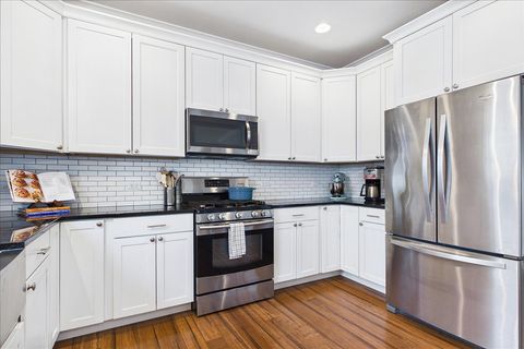 Tiny photo for 811 Michigan Street, Wheaton, IL 60187 (MLS # 12612238)