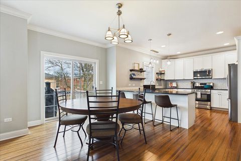 Tiny photo for 811 Michigan Street, Wheaton, IL 60187 (MLS # 12612238)