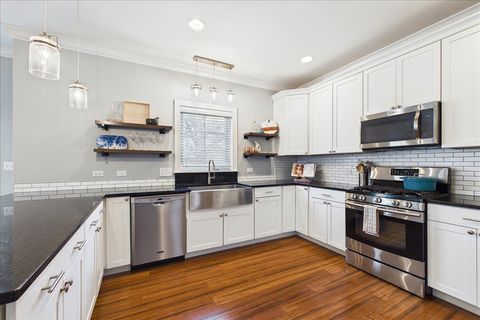 Tiny photo for 811 Michigan Street, Wheaton, IL 60187 (MLS # 12612238)