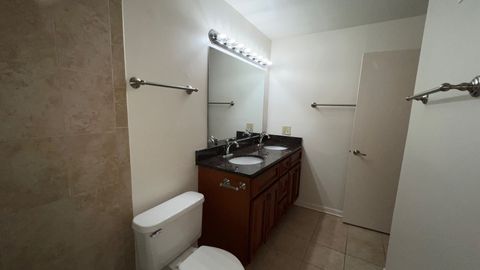 Tiny photo for 850 S Lorraine Road #3L, Wheaton, IL 60189 (MLS # 12485962)