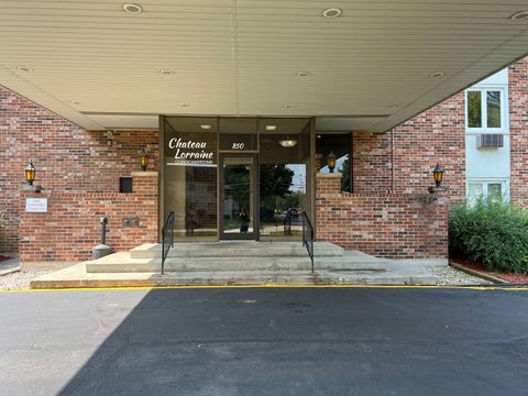 Tiny photo for 850 S Lorraine Road #3L, Wheaton, IL 60189 (MLS # 12485962)