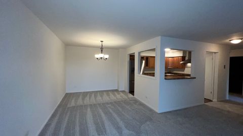 Tiny photo for 850 S Lorraine Road #3L, Wheaton, IL 60189 (MLS # 12485962)