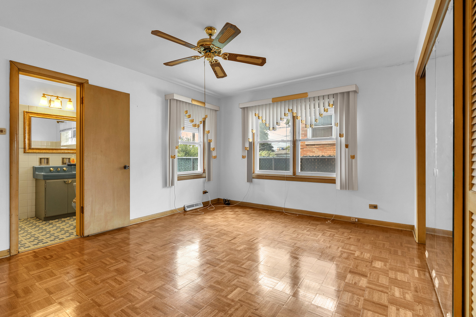 Chicago, Illinois 60643, United States, 2 Bedrooms Bedrooms, ,3 BathroomsBathrooms,Residential,Active,216838