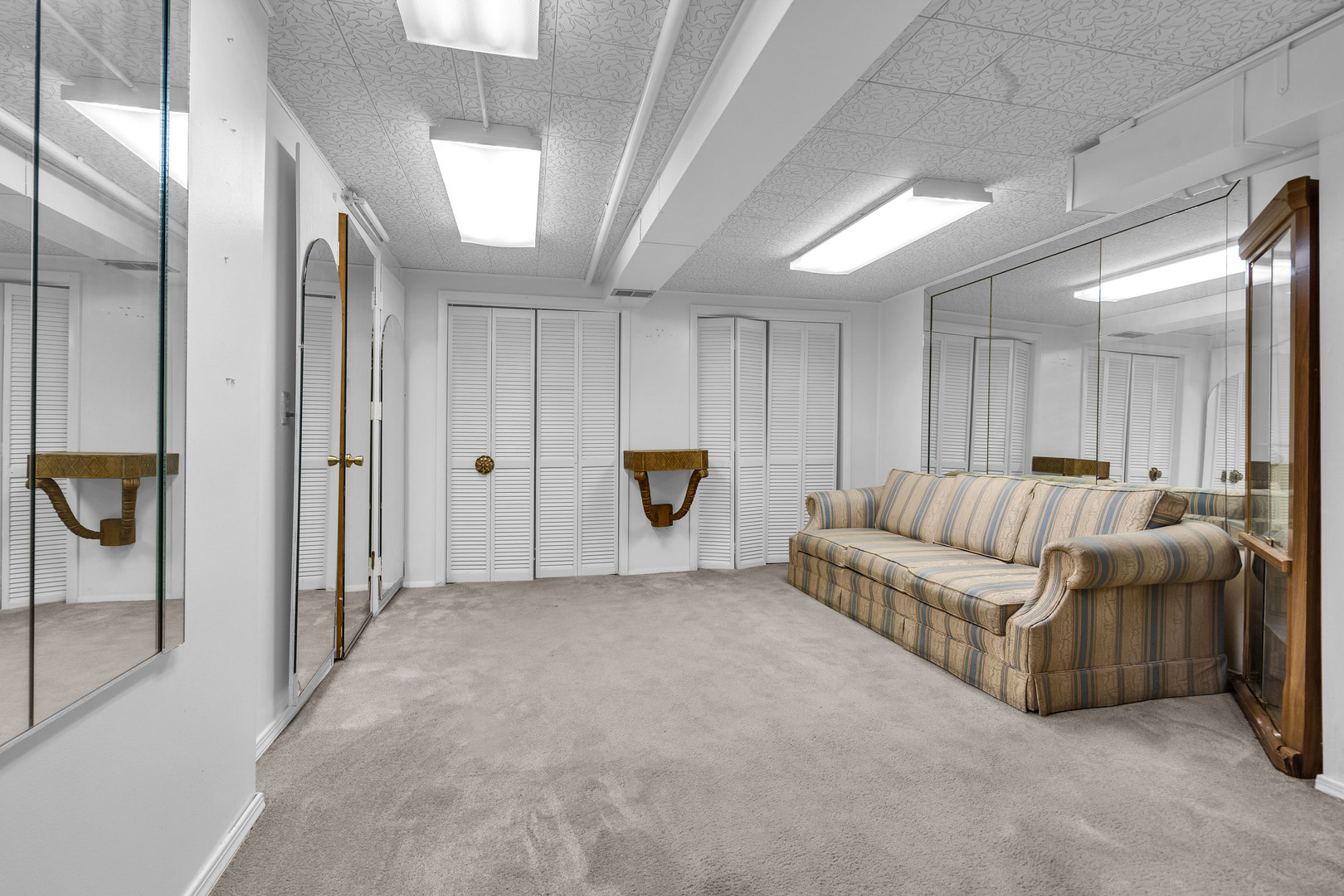 Chicago, Illinois 60643, United States, 2 Bedrooms Bedrooms, ,3 BathroomsBathrooms,Residential,Active,216838