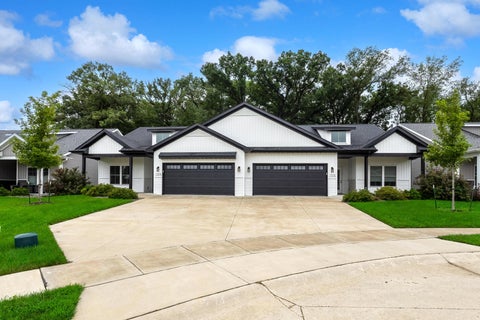 Tiny photo for 1319 Heights Court, Bettendorf, IA 52722 (MLS # 12729907)