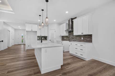 Tiny photo for 1319 Heights Court, Bettendorf, IA 52722 (MLS # 12729907)