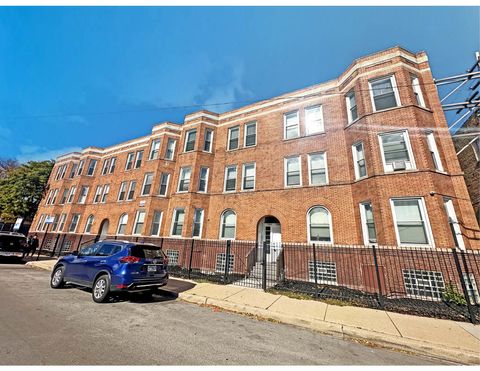 4957 S Calumet Avenue Chicago IL 60615