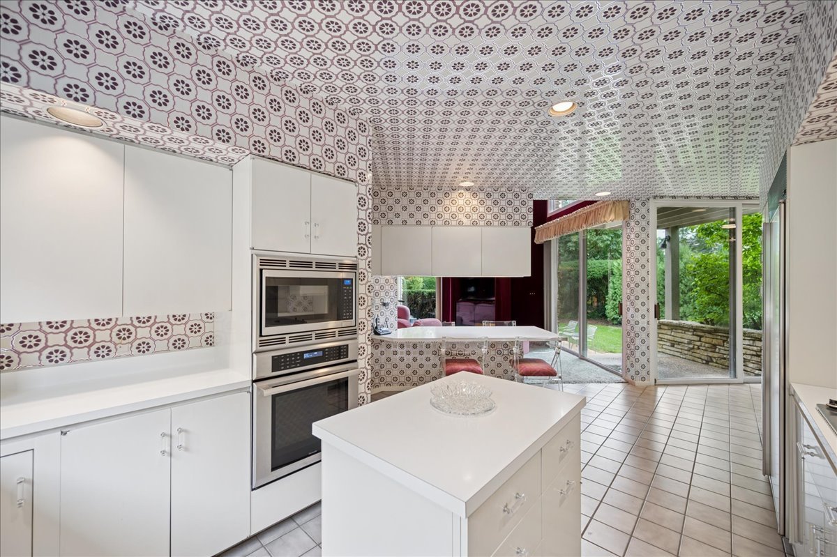 275 White Oak Lane
