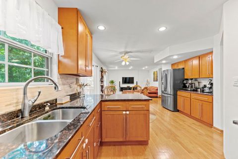 Tiny photo for 1108 Oak Ridge Drive, Streamwood, IL 60107 (MLS # 12464068)