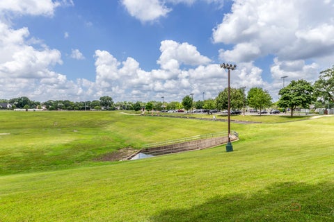 Tiny photo for 829 S Dwyer Avenue #E, Arlington Heights, IL 60005 (MLS # 12719755)
