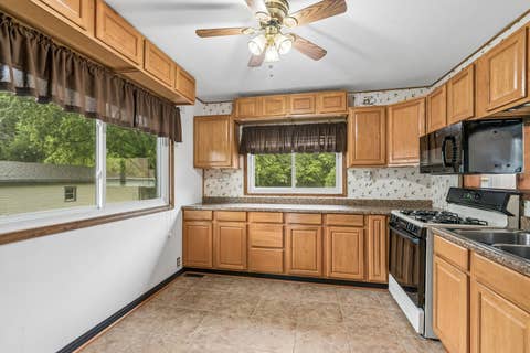 Tiny photo for 11806 Maple Avenue, Hebron, IL 60034 (MLS # 12731350)