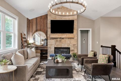 Tiny photo for 18200 247TH Avenue, Bettendorf, IA 52722 (MLS # QC4267417)