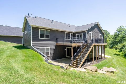 Tiny photo for 18200 247TH Avenue, Bettendorf, IA 52722 (MLS # QC4267417)