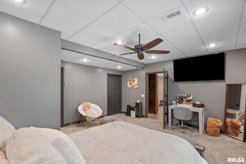 Tiny photo for 18200 247TH Avenue, Bettendorf, IA 52722 (MLS # QC4267417)