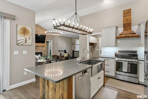 Tiny photo for 18200 247TH Avenue, Bettendorf, IA 52722 (MLS # QC4267417)