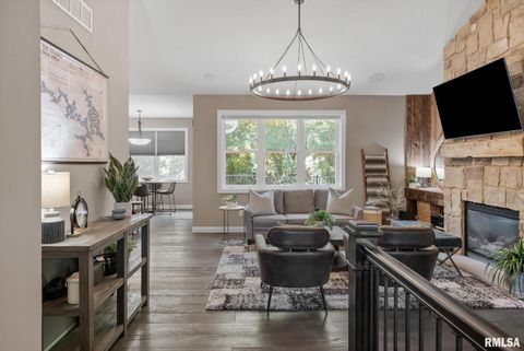 Tiny photo for 18200 247TH Avenue, Bettendorf, IA 52722 (MLS # QC4267417)