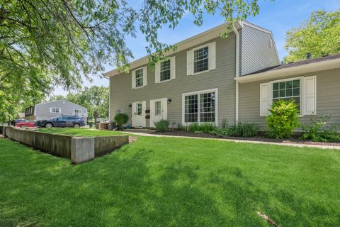 Tiny photo for 1303 Woodcutter Lane #C, Wheaton, IL 60189 (MLS # 12670619)