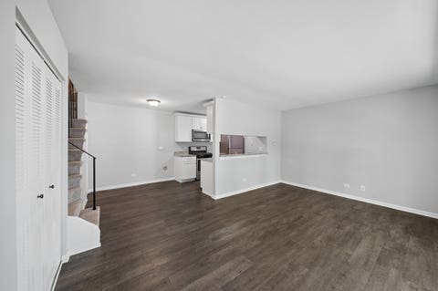 Tiny photo for 1303 Woodcutter Lane #C, Wheaton, IL 60189 (MLS # 12670619)