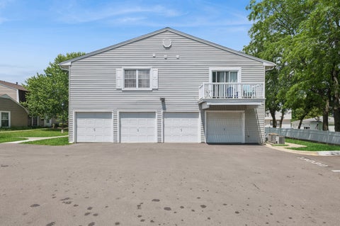 Tiny photo for 1303 Woodcutter Lane #C, Wheaton, IL 60189 (MLS # 12670619)