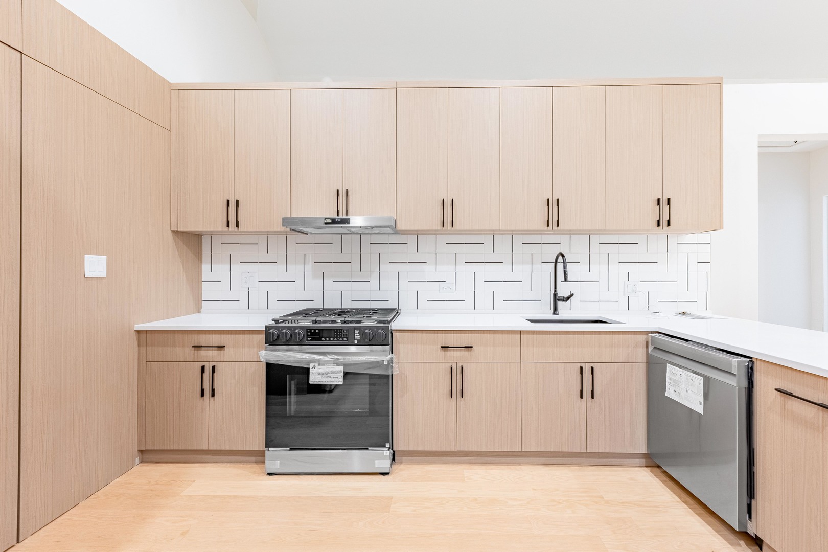 7930 S Kenwood Avenue