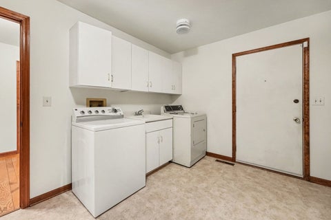 Tiny photo for 433 Brookshire Court, Valparaiso, IN 46385 (MLS # 12763514)