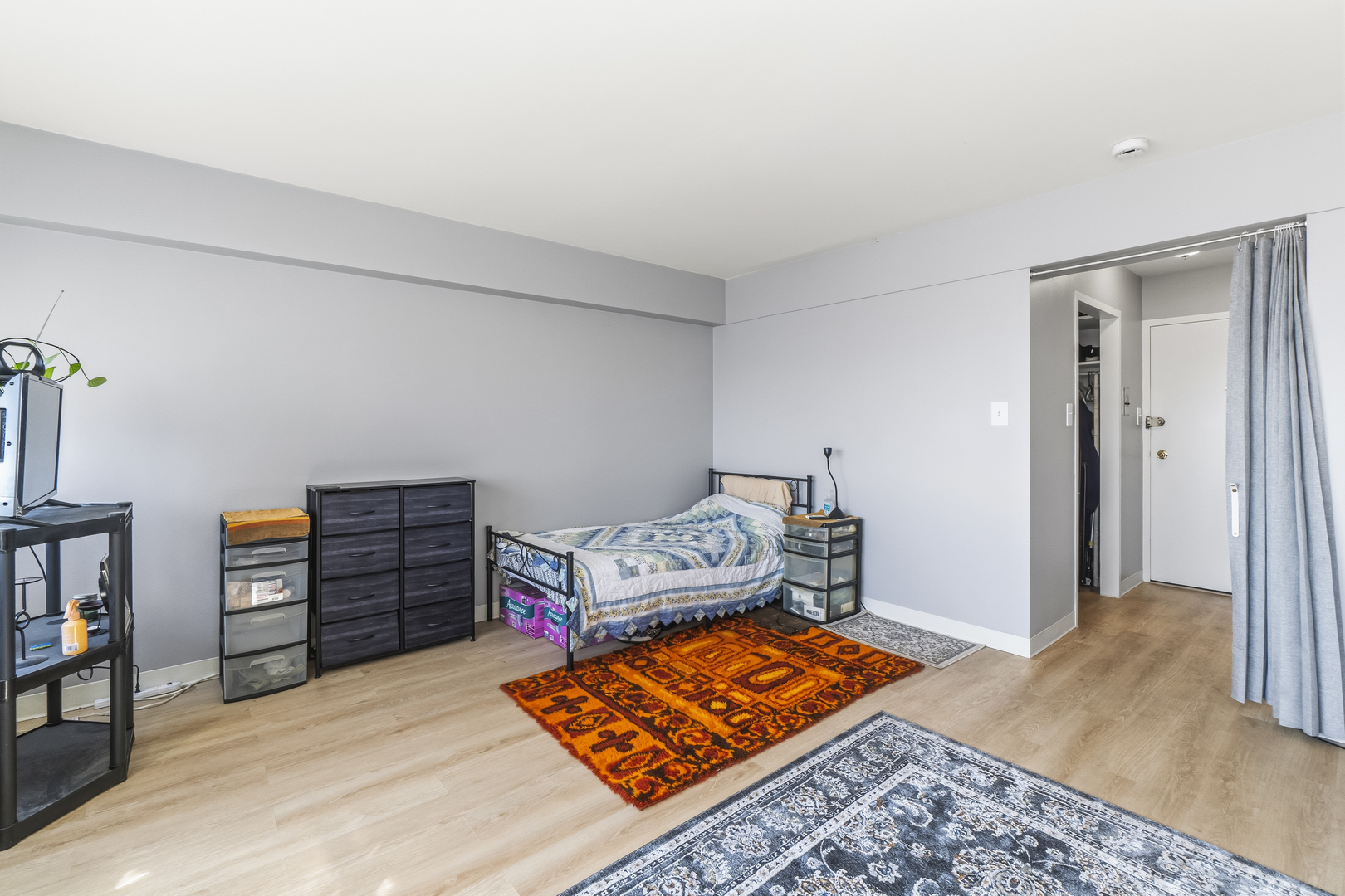 7337 S South Shore Drive 211
