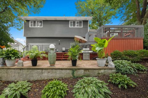 Tiny photo for 402 Stephen Street, Lemont, IL 60439 (MLS # 12586705)