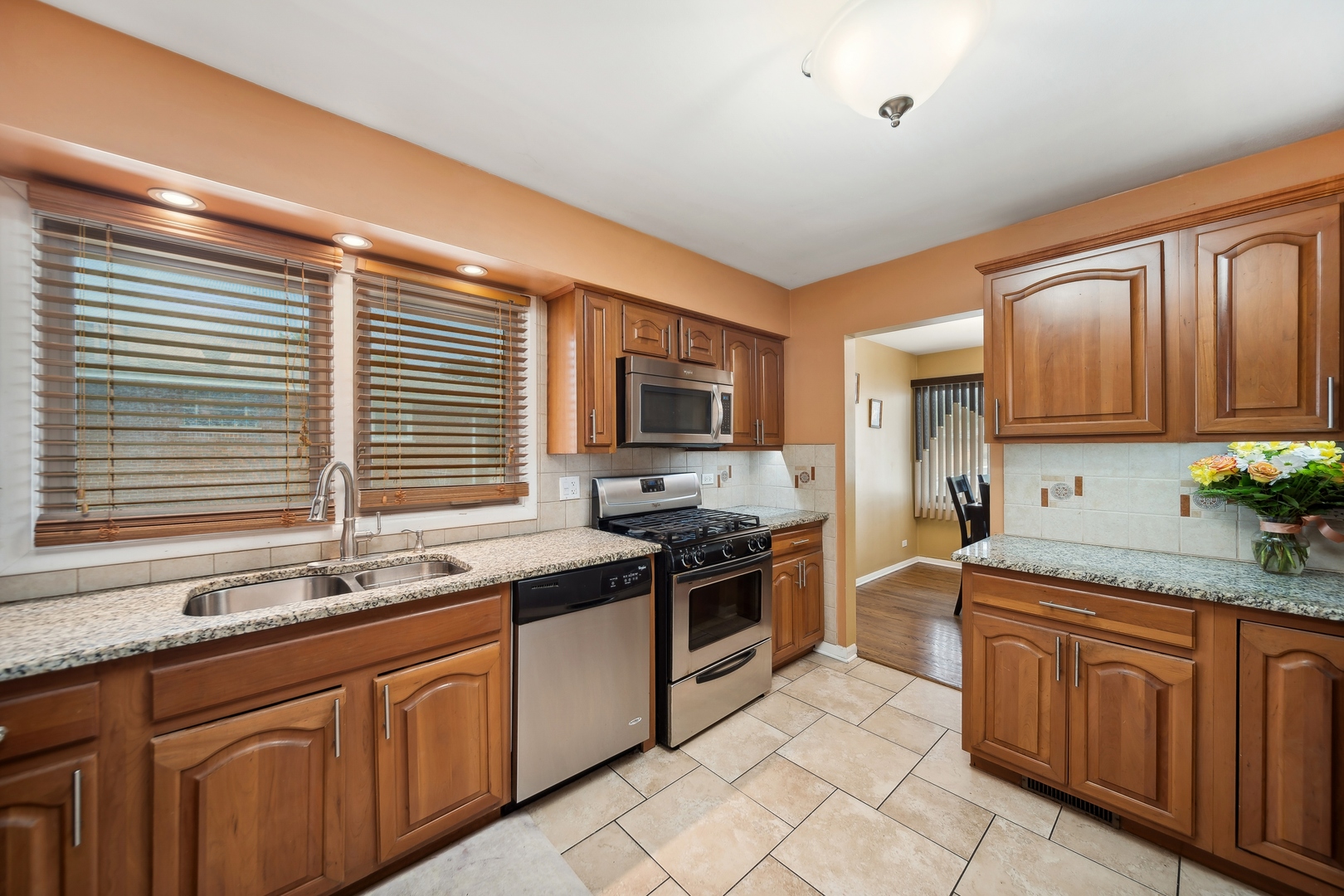 8918 S Francisco Avenue