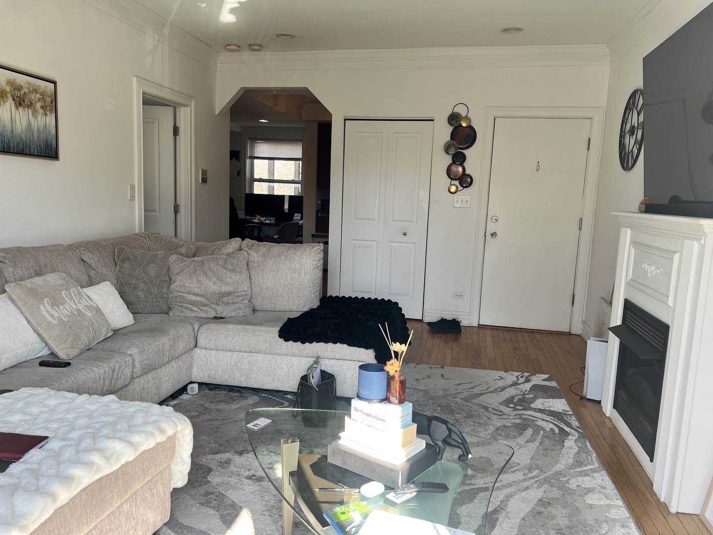 2008 W Greenleaf Avenue 2