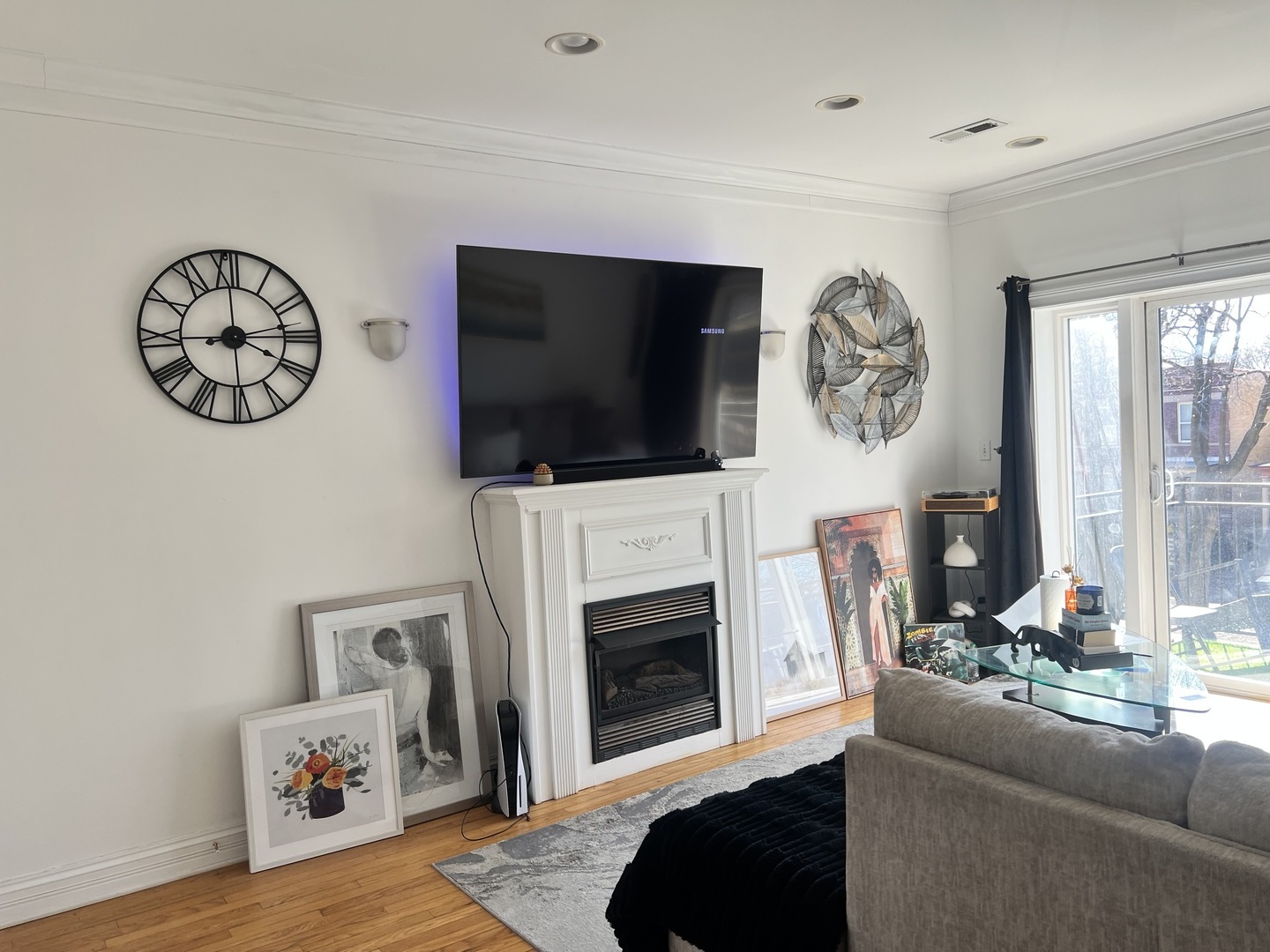 2008 W Greenleaf Avenue 2